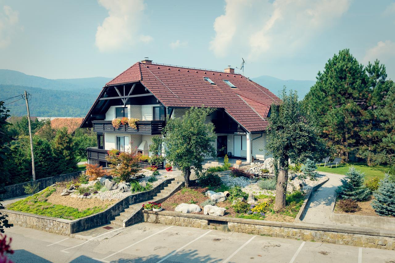 Hotel Zupancicev Hram Dragatuš Esterno foto