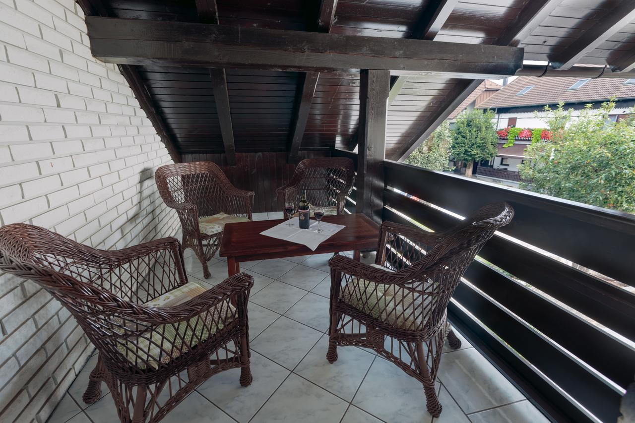 Hotel Zupancicev Hram Dragatuš Esterno foto