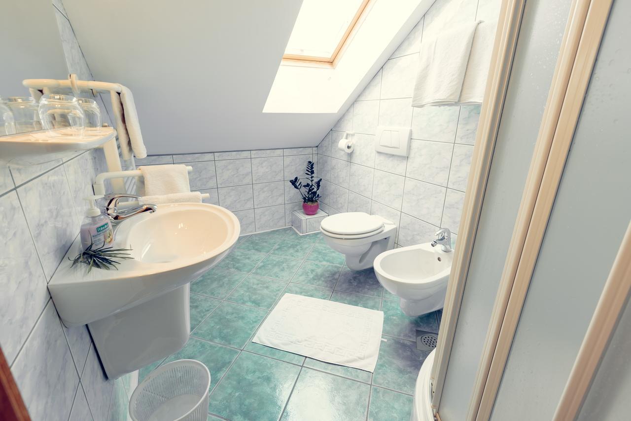 Hotel Zupancicev Hram Dragatuš Esterno foto