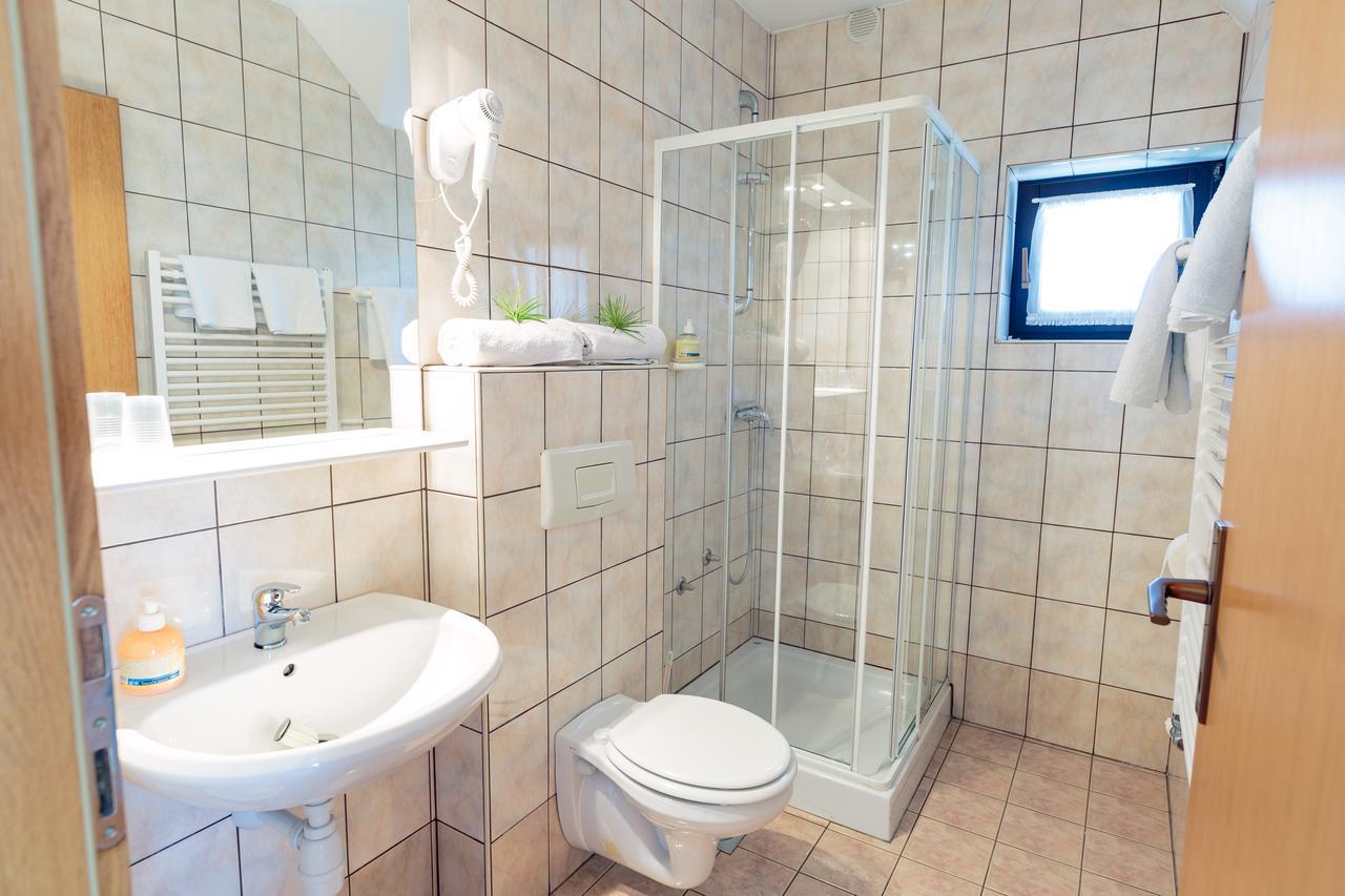 Hotel Zupancicev Hram Dragatuš Esterno foto