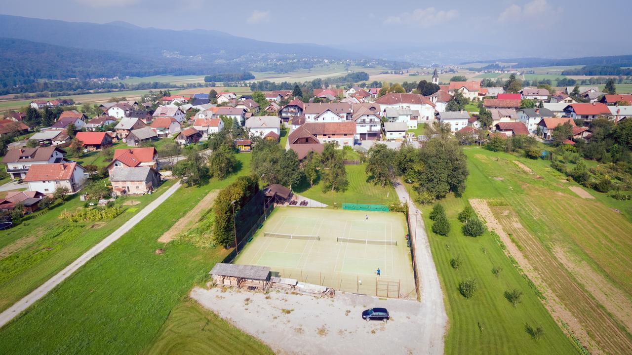 Hotel Zupancicev Hram Dragatuš Esterno foto